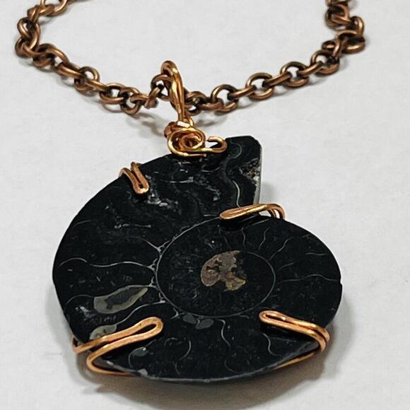 Handmade Unique Ammonite Necklace with Copper Wire Wrap Prongs Pendant Gemstone - Picture 1 of 3